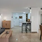 Sur Victoria Apartment
